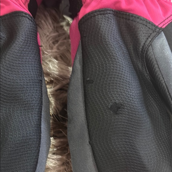 Kombi Pink and Black 3 finger gloves, ski gloves - Picture 5 of 6